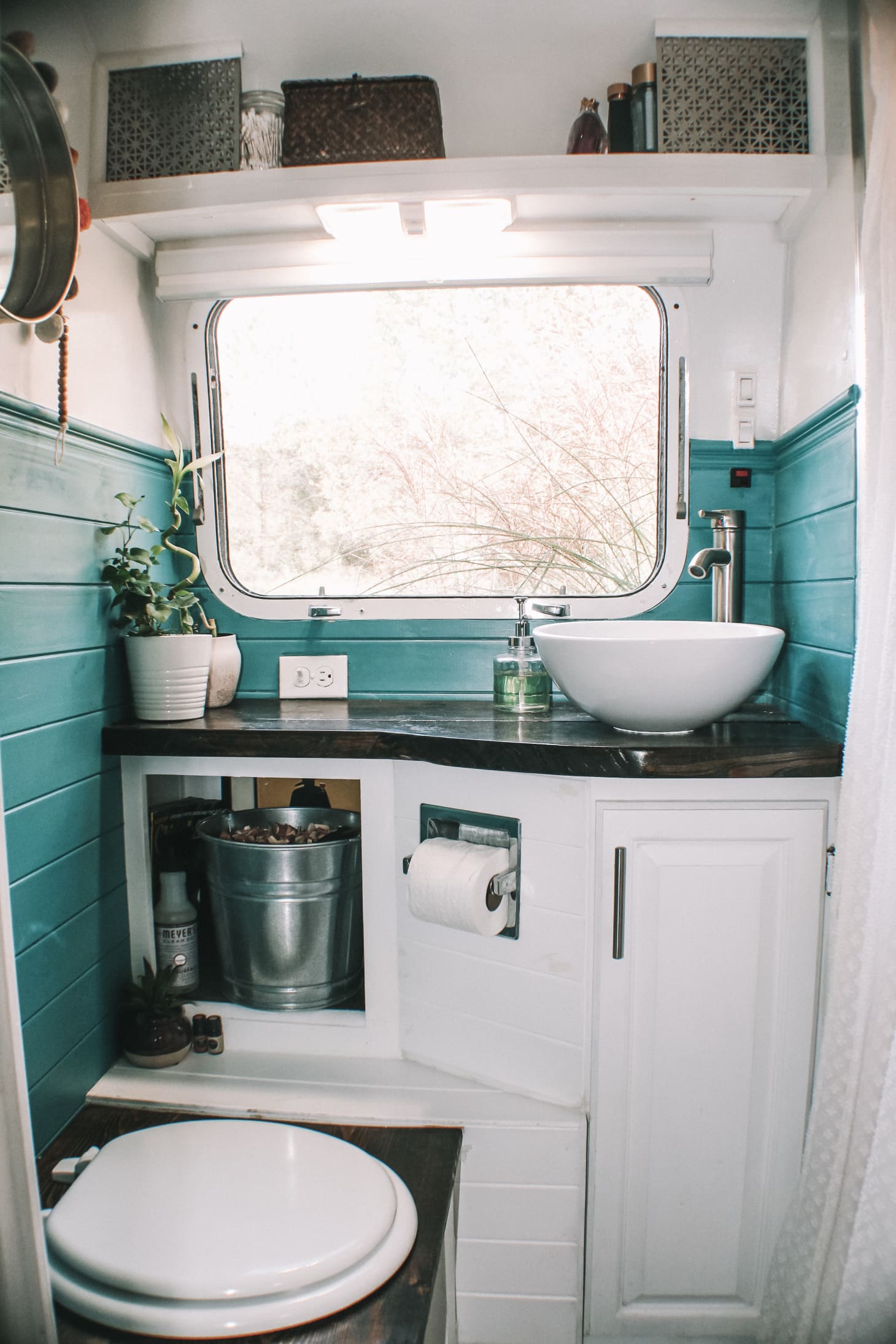 Tiny House Bathrooms That Are Small But Stylish Apartment Therapy